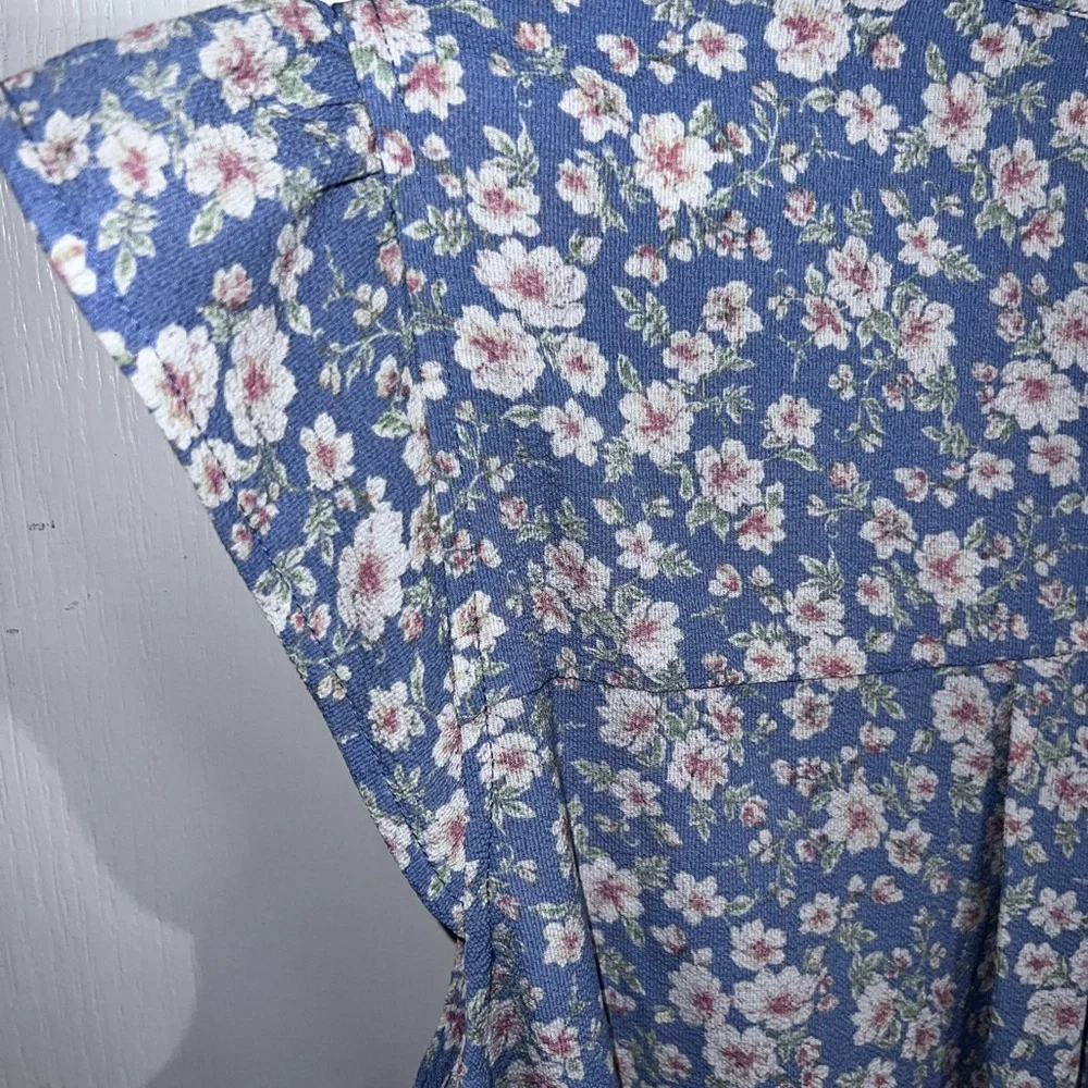 Monteau Los Angeles Button Front Midi Dress in Blue Floral - Picture 12 of 13